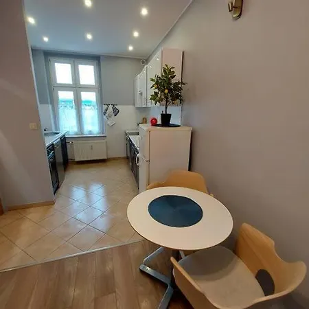 Apartament Cztery Pory Roku * グリヴィツェ